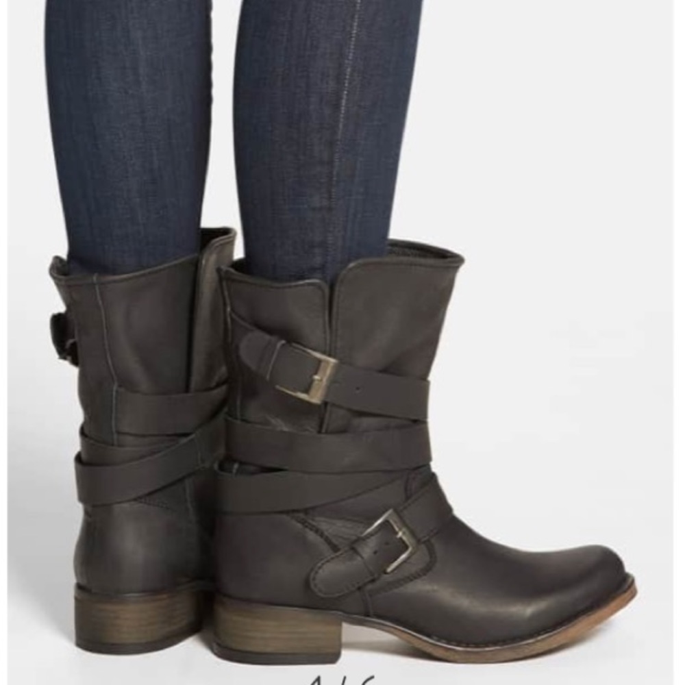 Steve Madden Brewzer Boots